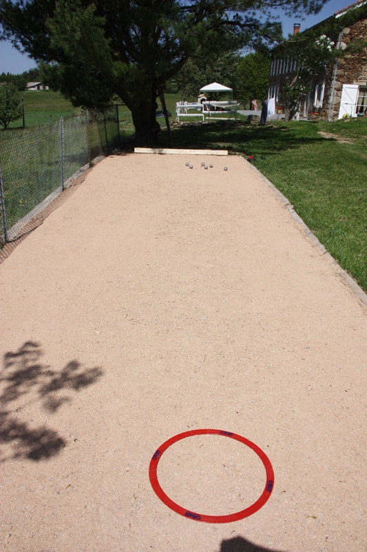 Le terrain de pétanque